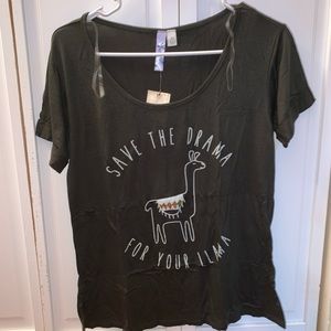 NWT “Save the drama for your llama” tee